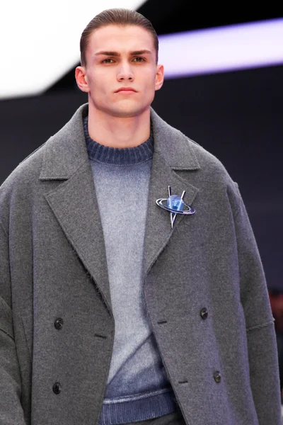 Look 11